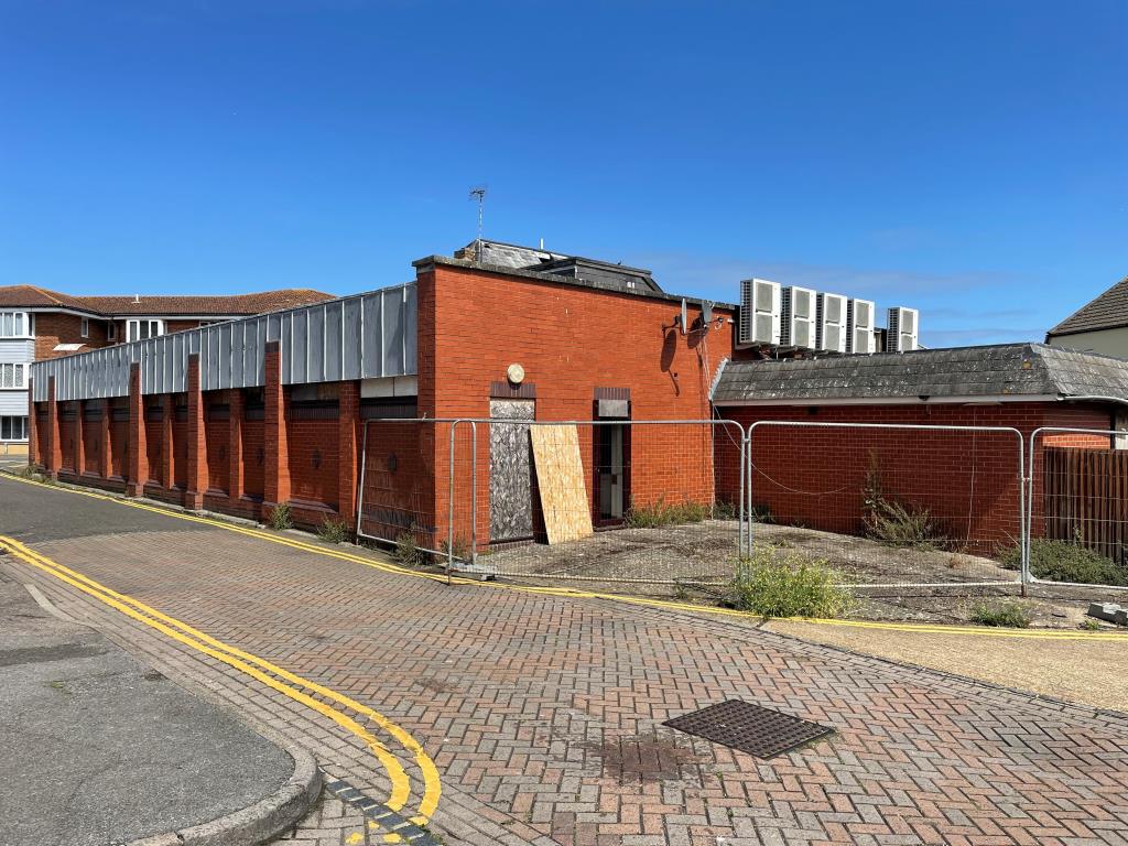 Lot: 40 - FORMER SOCIAL CLUB WITH PLANNING FOR MIXED USE DEVELOPMENT - View of Site from Chapel Street